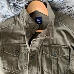 GAP Men’s lightweight jacket in small